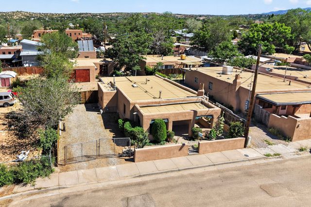1023 Dunlap Street, Santa Fe, NM 87501
