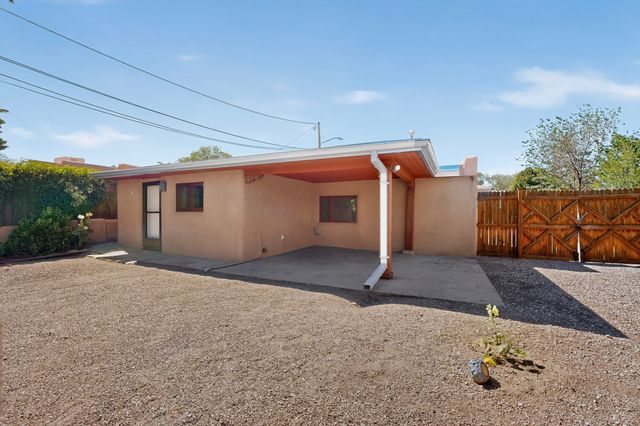 1023 Dunlap Street, Santa Fe, NM 87501