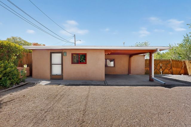 1023 Dunlap Street, Santa Fe, NM 87501