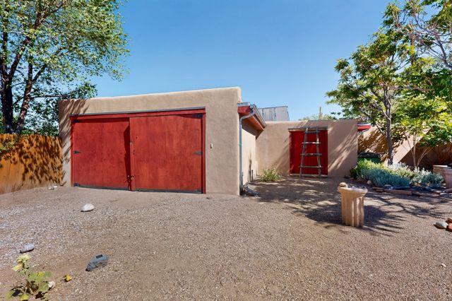 1023 Dunlap Street, Santa Fe, NM 87501