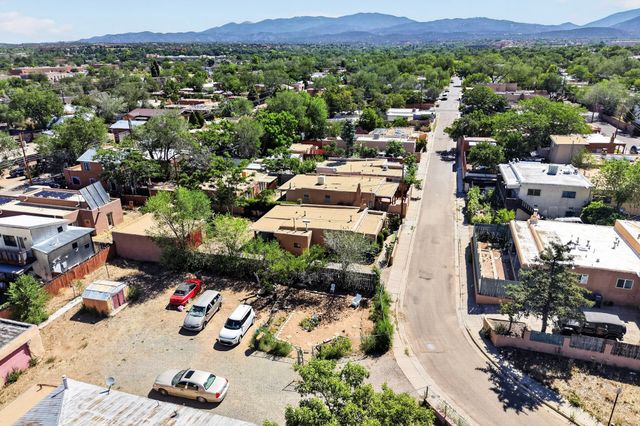 1023 Dunlap Street, Santa Fe, NM 87501