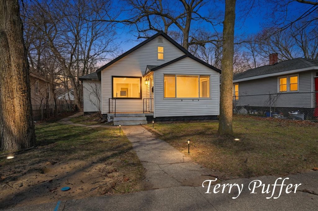 2913 Howden Street, Muskegon Heights City, MI 49444