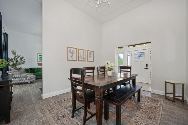 108 Crow Canyon Dr, Folsom, CA 95630