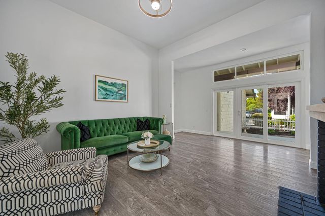 108 Crow Canyon Dr, Folsom, CA 95630