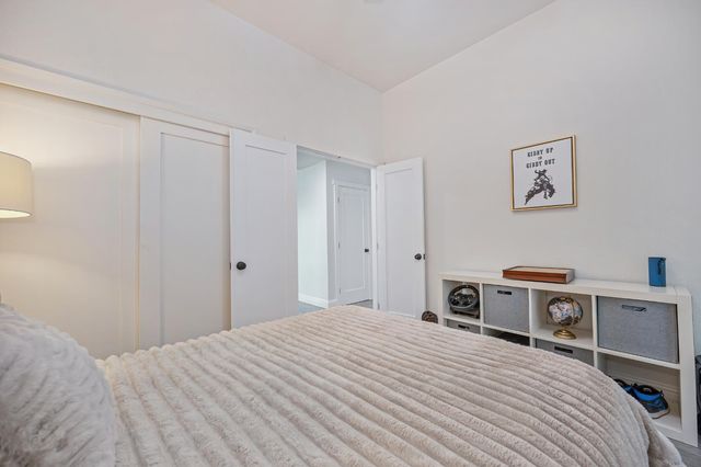 108 Crow Canyon Dr, Folsom, CA 95630
