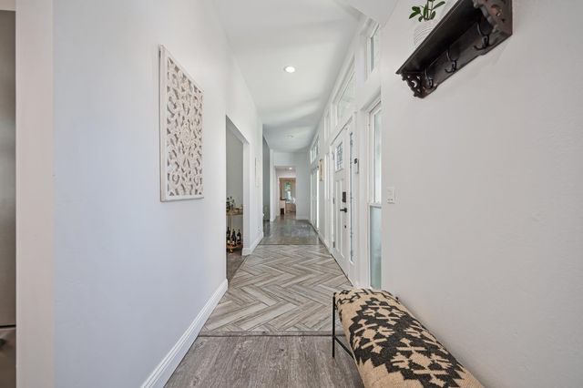 108 Crow Canyon Dr, Folsom, CA 95630