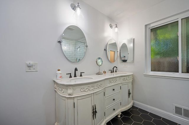 108 Crow Canyon Dr, Folsom, CA 95630