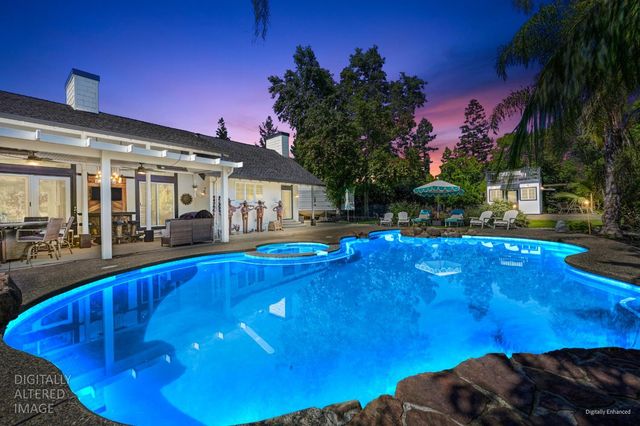 108 Crow Canyon Dr, Folsom, CA 95630