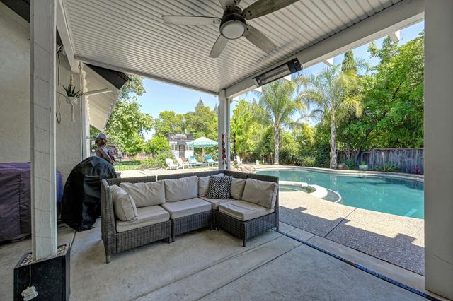 108 Crow Canyon Dr, Folsom, CA 95630