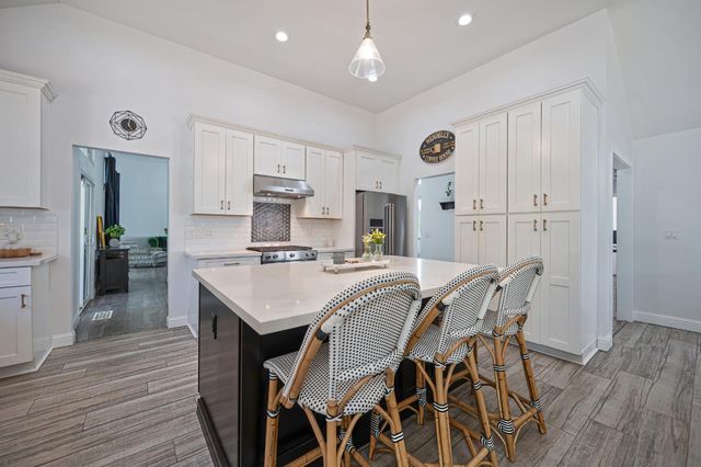 108 Crow Canyon Dr, Folsom, CA 95630