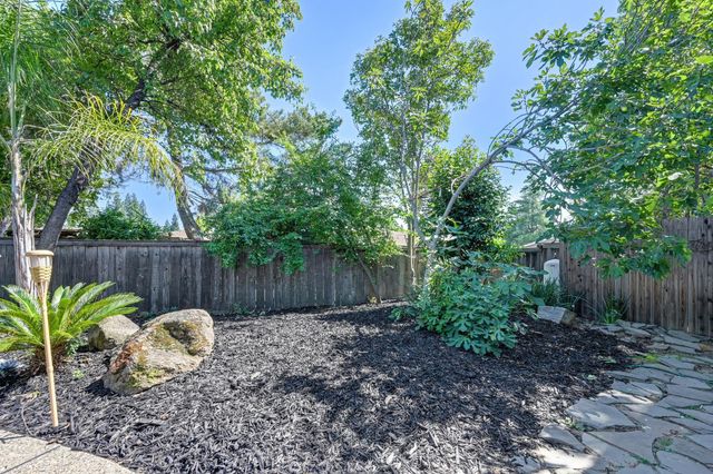 108 Crow Canyon Dr, Folsom, CA 95630
