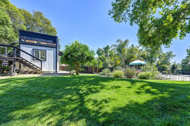 108 Crow Canyon Dr, Folsom, CA 95630