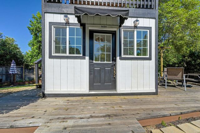 108 Crow Canyon Dr, Folsom, CA 95630