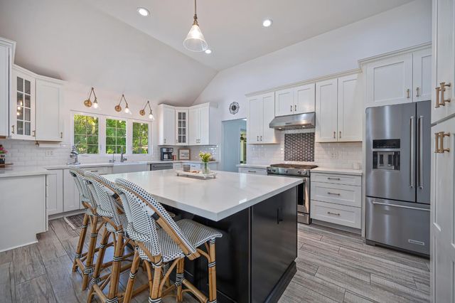 108 Crow Canyon Dr, Folsom, CA 95630