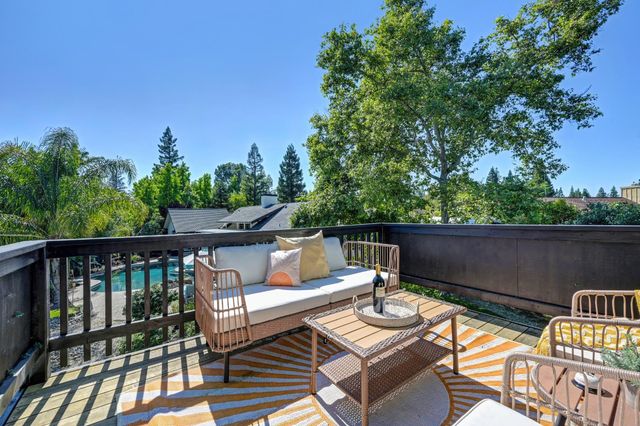 108 Crow Canyon Dr, Folsom, CA 95630