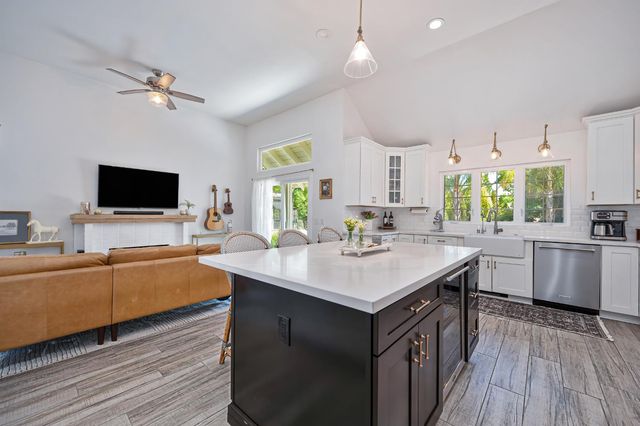 108 Crow Canyon Dr, Folsom, CA 95630