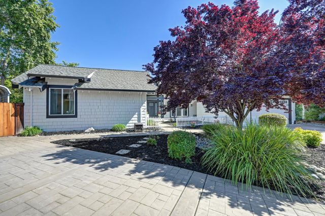 108 Crow Canyon Dr, Folsom, CA 95630