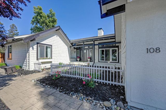 108 Crow Canyon Dr, Folsom, CA 95630