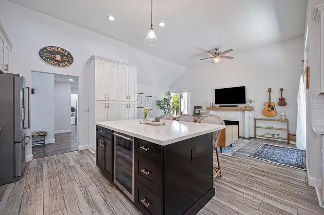 108 Crow Canyon Dr, Folsom, CA 95630