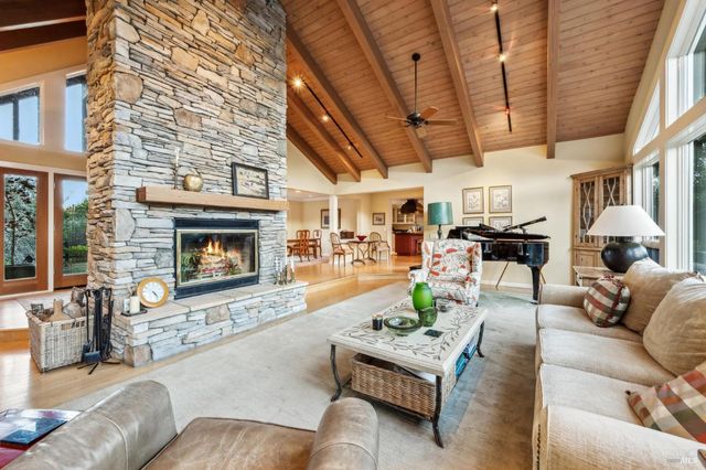 2220 Grove St, Sonoma, CA 95476