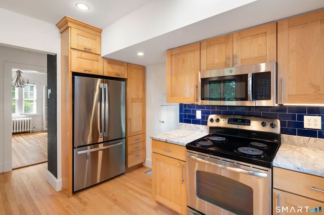15 Brooklawn Avenue, Stamford, CT 06906