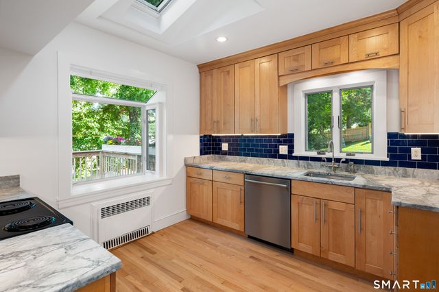 15 Brooklawn Avenue, Stamford, CT 06906