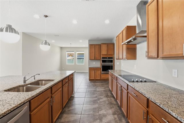 5415 AVEBURY LANE, St Cloud, FL 34771