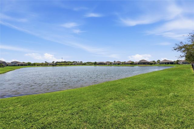 5415 AVEBURY LANE, St Cloud, FL 34771