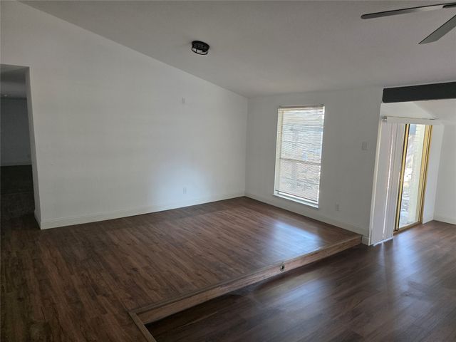 838 Pinehill Lane, Grand Prairie, TX 75052