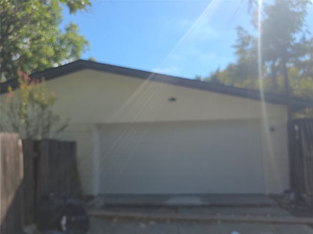 838 Pinehill Lane, Grand Prairie, TX 75052