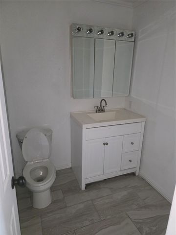 838 Pinehill Lane, Grand Prairie, TX 75052