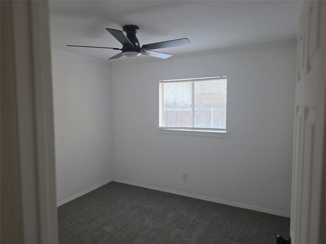 838 Pinehill Lane, Grand Prairie, TX 75052