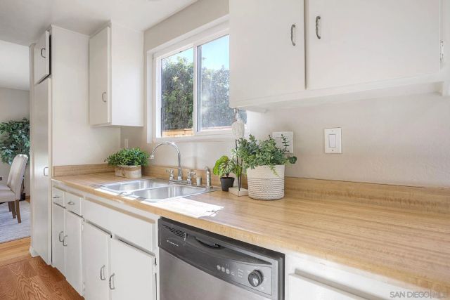 1413 Dawn Ct, San Marcos, CA 92069