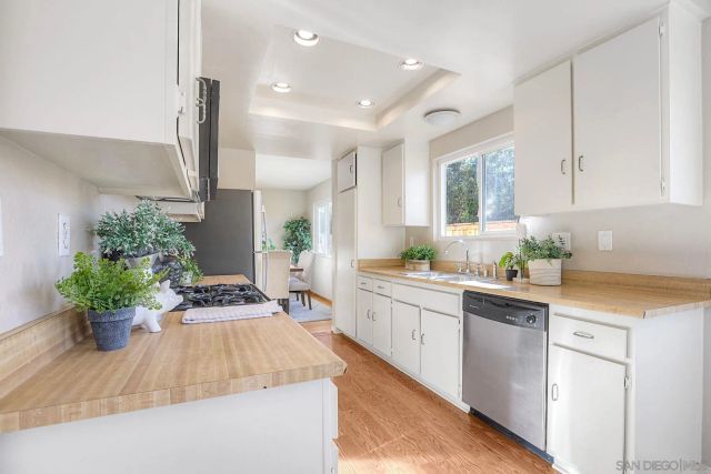 1413 Dawn Ct, San Marcos, CA 92069