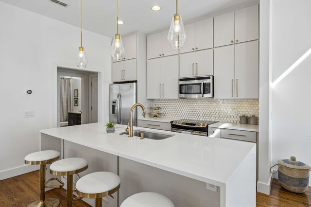 395 Monroe St, Nashville, TN 37208