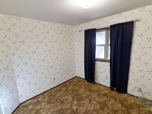 213 S Lauber Ln, Derby, KS 67037