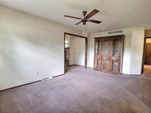 213 S Lauber Ln, Derby, KS 67037