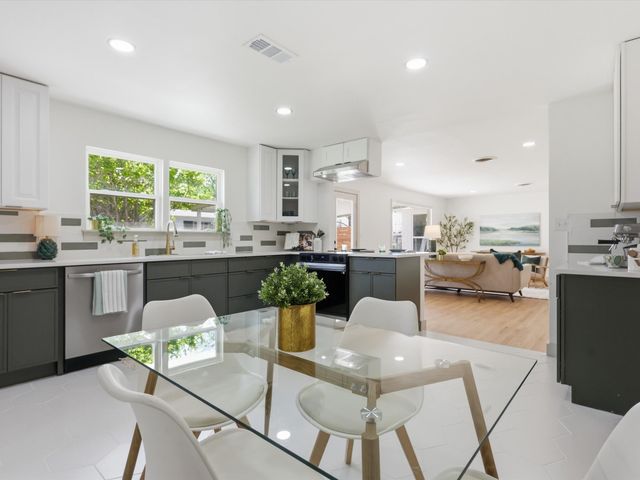 3168 Jane Lane, Haltom City, TX 76117