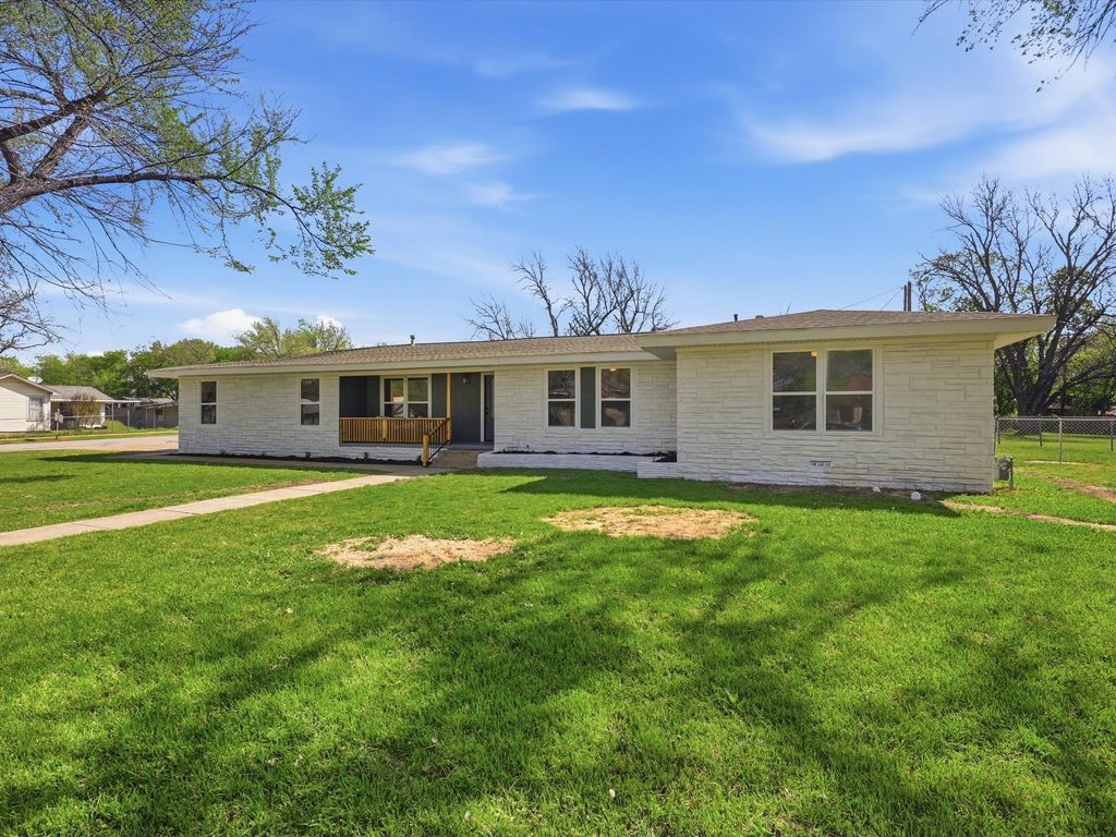 3168 Jane Lane, Haltom City, TX 76117