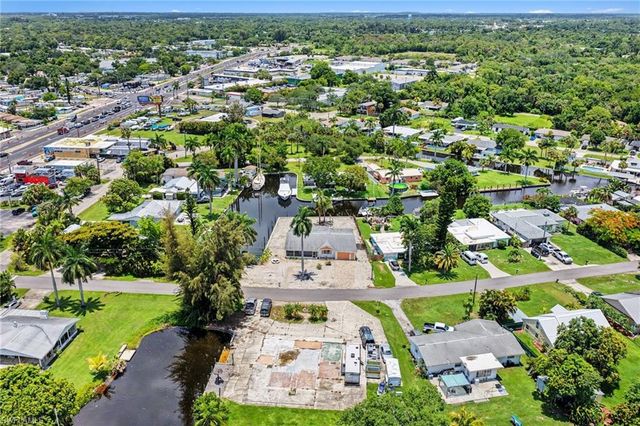 20 Estate DR, North Fort Myers, FL 33917