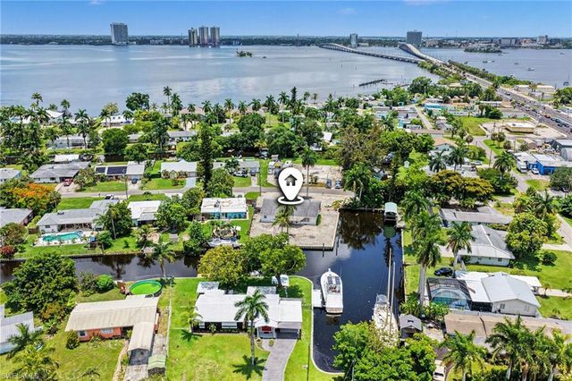 20 Estate DR, North Fort Myers, FL 33917