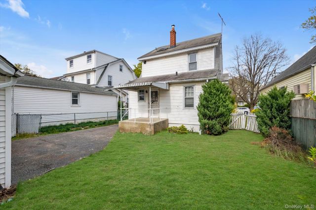 25 N 12th Street, New Hyde Park, NY 11040