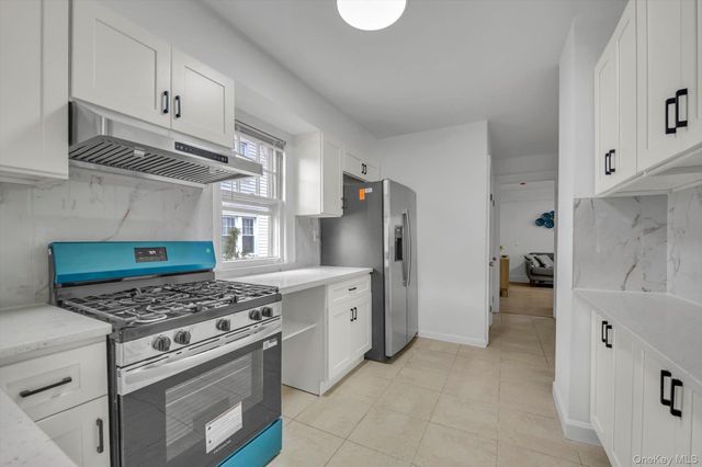 25 N 12th Street, New Hyde Park, NY 11040