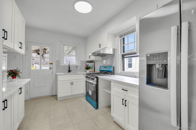 25 N 12th Street, New Hyde Park, NY 11040