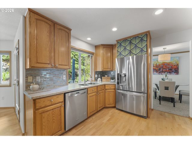8453 Sw 181ST Ave, Beaverton, OR 97007
