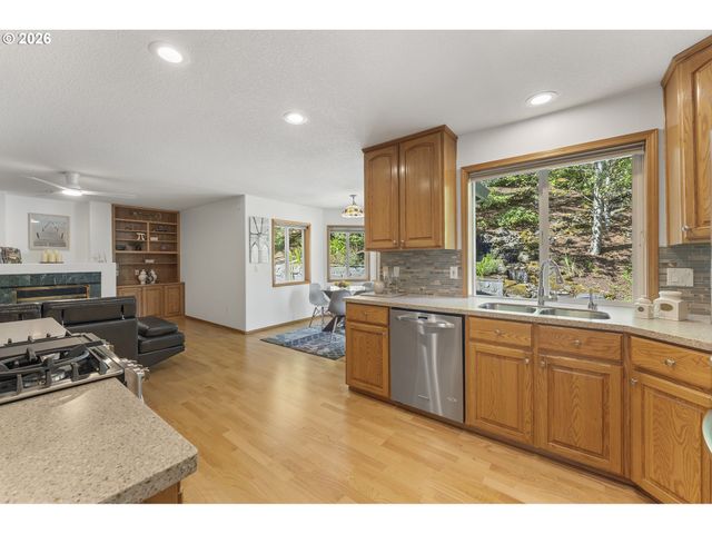 8453 Sw 181ST Ave, Beaverton, OR 97007