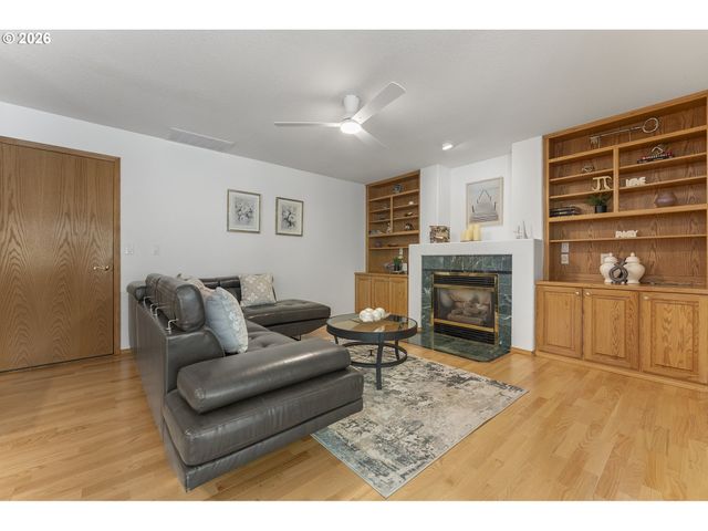 8453 Sw 181ST Ave, Beaverton, OR 97007