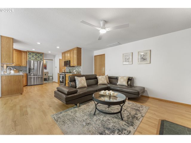 8453 Sw 181ST Ave, Beaverton, OR 97007