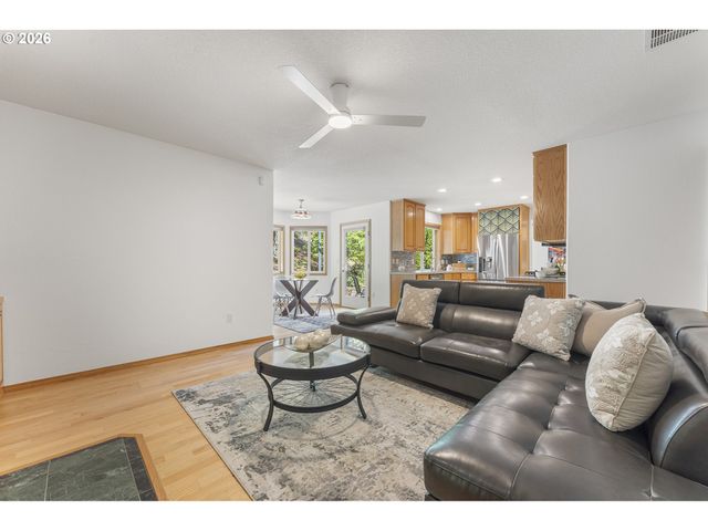 8453 Sw 181ST Ave, Beaverton, OR 97007