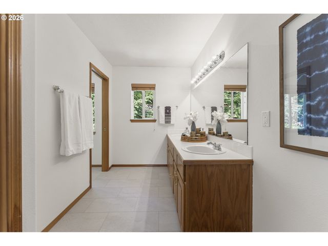 8453 Sw 181ST Ave, Beaverton, OR 97007